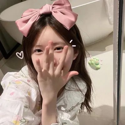 穿黑衣的女孩